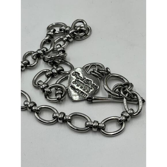 Juicy Couture‎ Vintage Silver Chain Link Heart Crown Charm Toggle 2000s Necklace - Picture 2 of 9